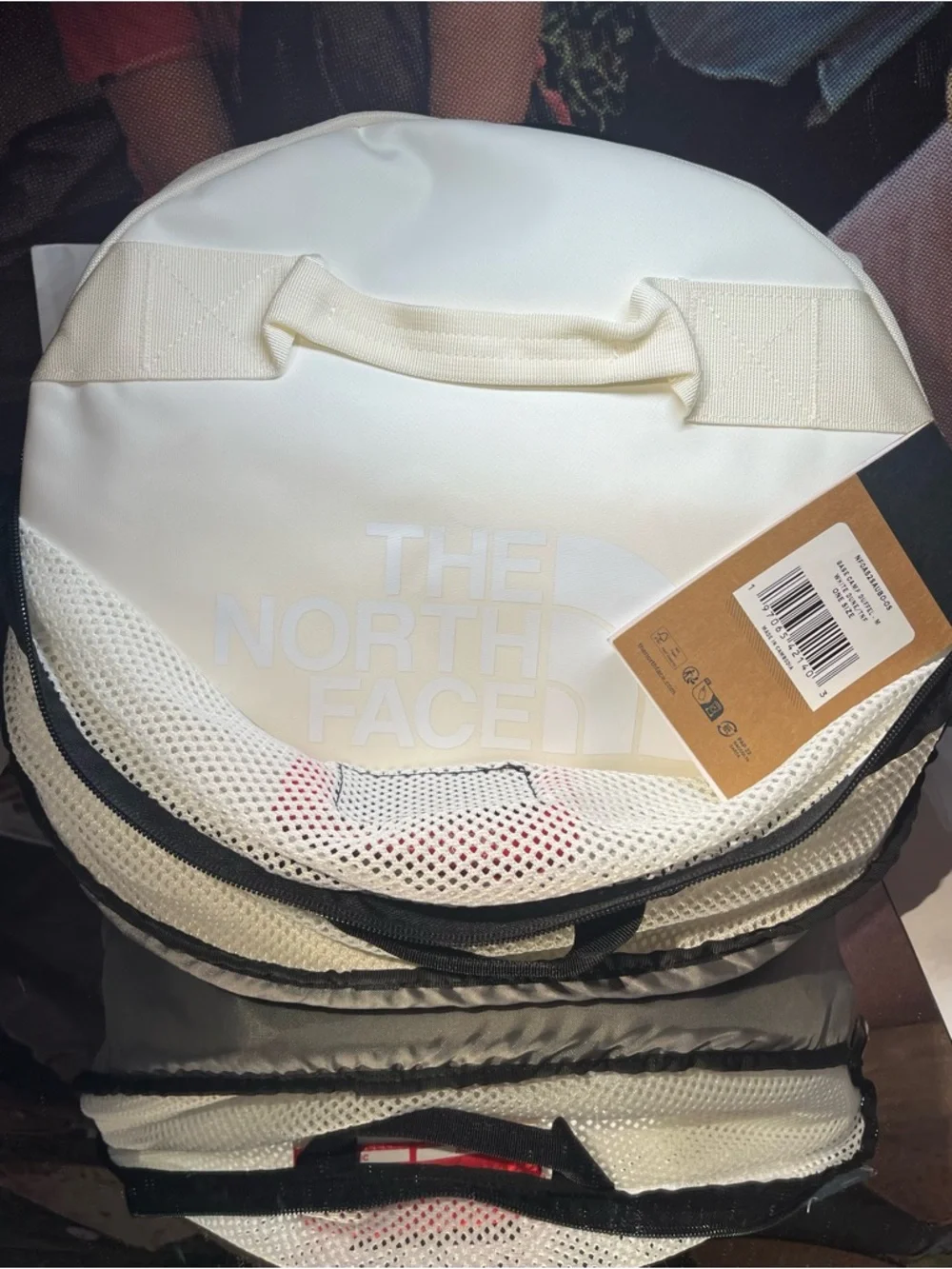 The North Face Base Camp Duffel-Medium / 71L White Dune/TNF